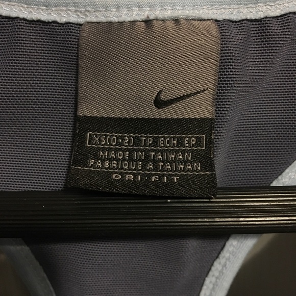 Nike Racerback Workout Tank. Size XS - Picture 2 of 3